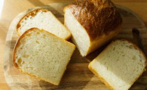 パンこね機とホームベーカリーの違いとは？機能や使い勝手を比較