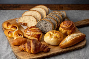 ライ麦粉と全粒粉はどう違う？特徴とパン作りでの使い分け