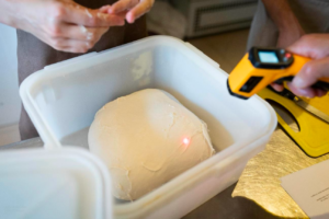 こね上げ温度とは？失敗しないパン生地の温度管理