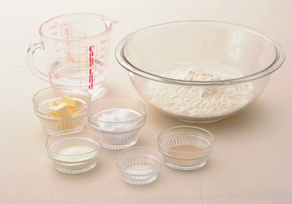 パン作りの工程とは？計量から焼成までの基本の流れ